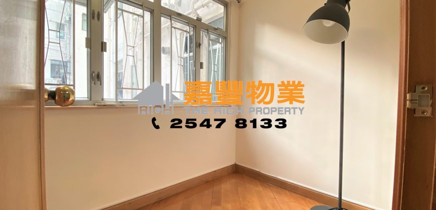 Hang Yue Building – Sizeable Living Room