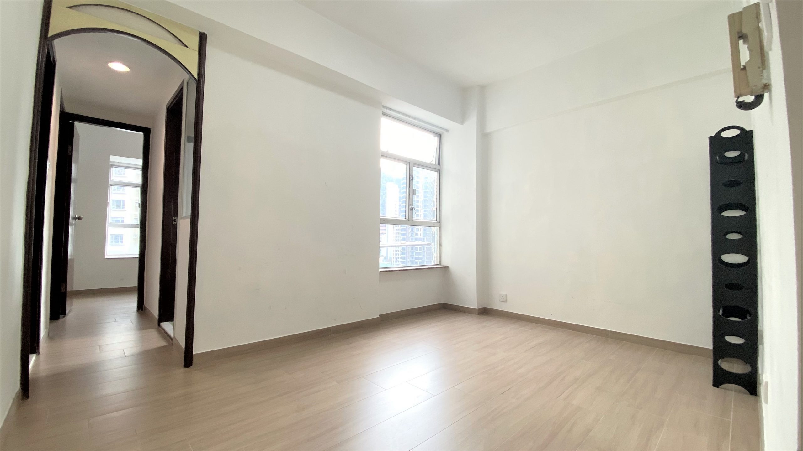 Tung Wai Garden – High rise w/ 2 bdrms near MTR